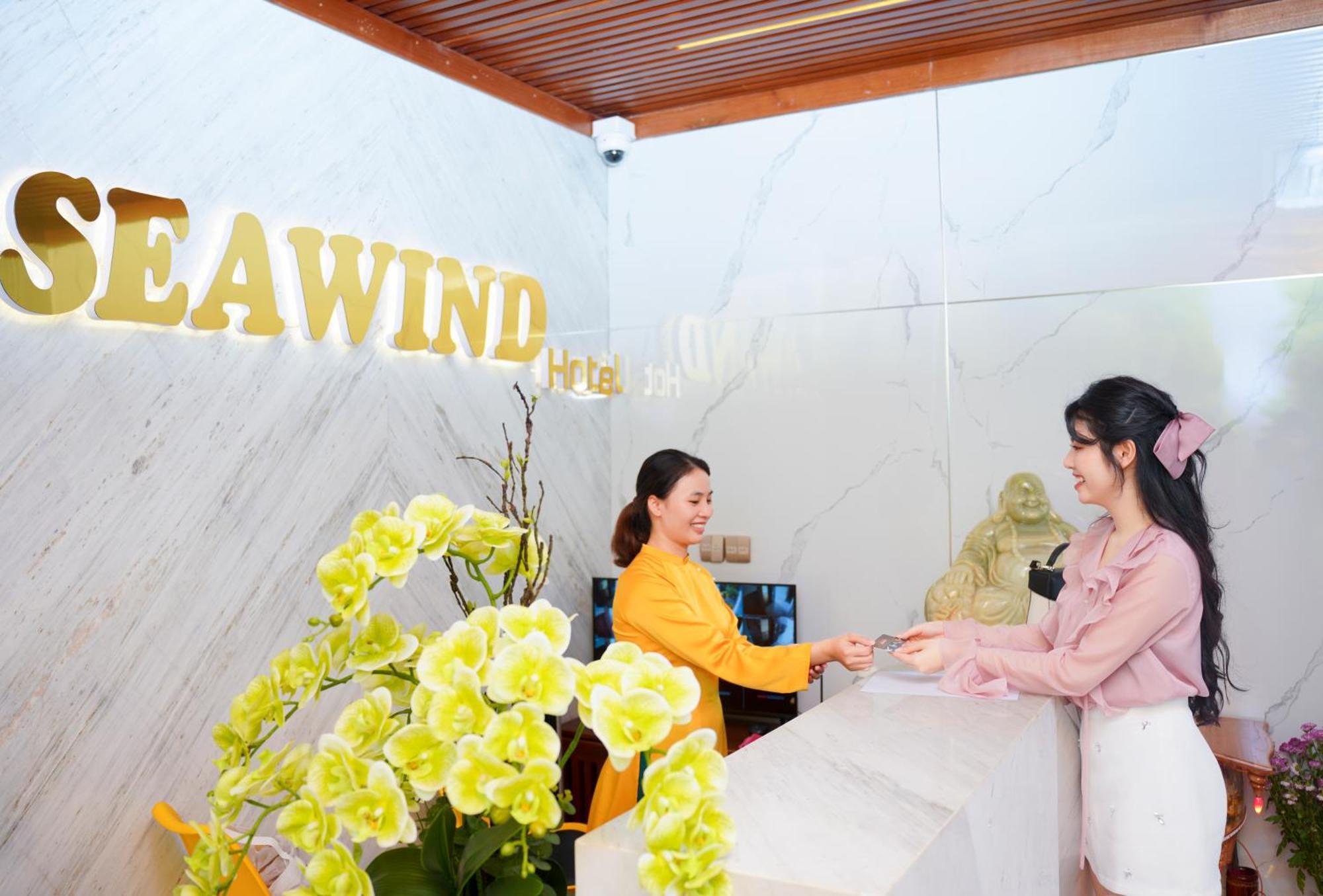 Sea Wind Hotel By Thg Da Nang Bagian luar foto